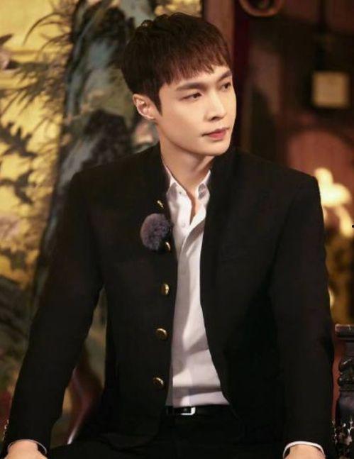 连凯爆料张艺兴视频播放,视频播放背后的惊人内幕