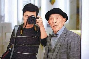 探窗网红爷爷,揭秘网络红人的温馨故事