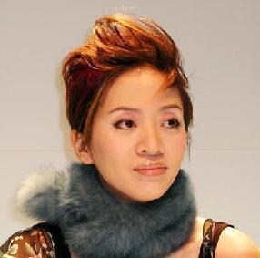 明星 母亲去世,缅怀母亲，永恒的星光照耀