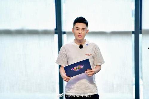 男网红说话声音大,揭秘男网红的独特嗓音魅力